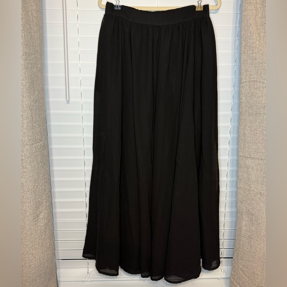 Versona Classic Black A-Line Skirt